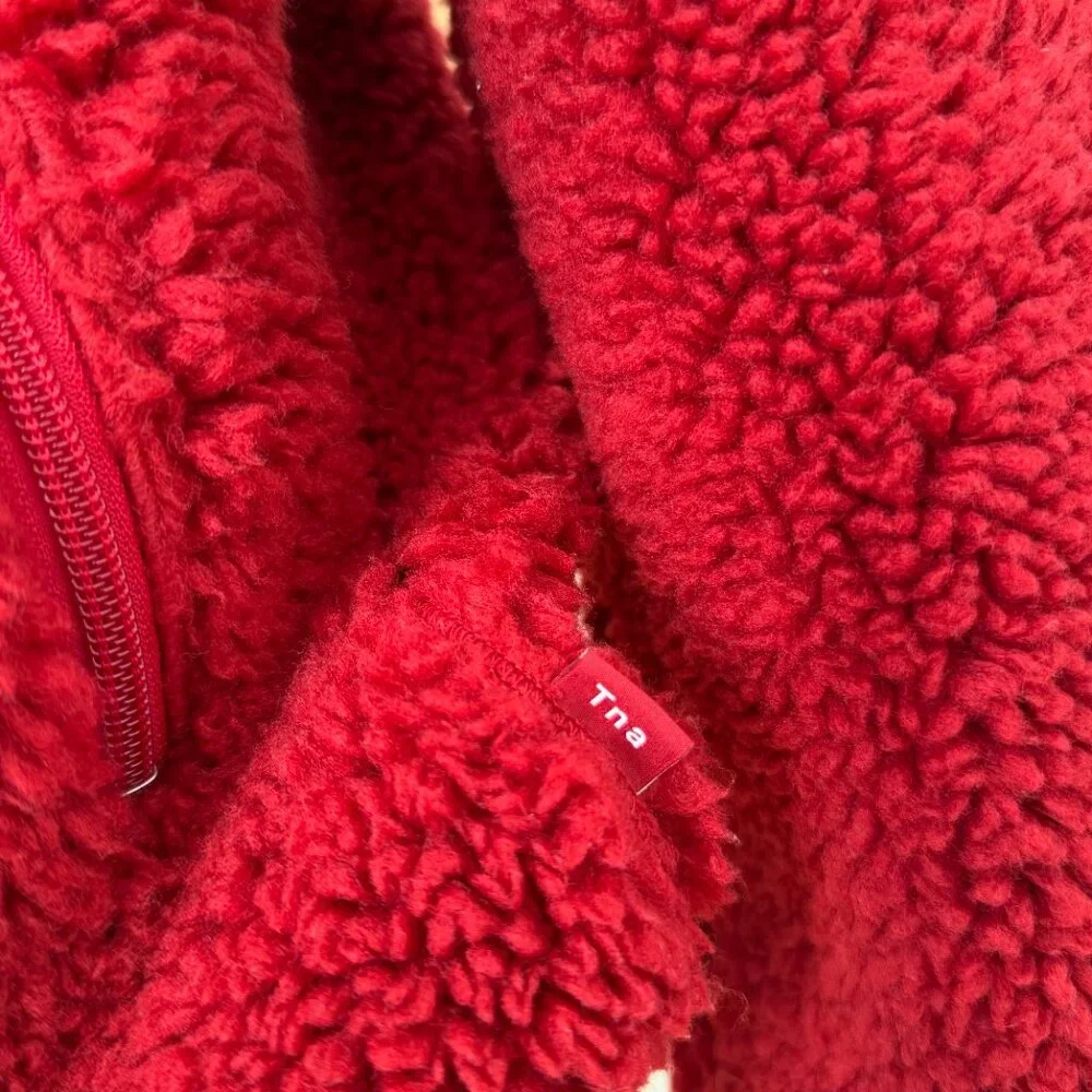 ♥️ Host Pick! ♥️ Aritzia Tna Fleecy Sherpa Swann jacket with hoodie - size M - Picture 4 of 9